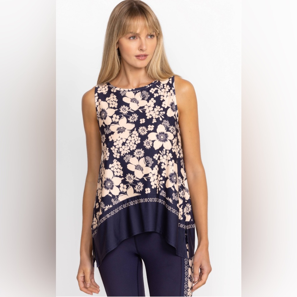 Johnny Was BEE ACTIVE HANDKERCHIEF HEM TANK. Size M. Lovely!!